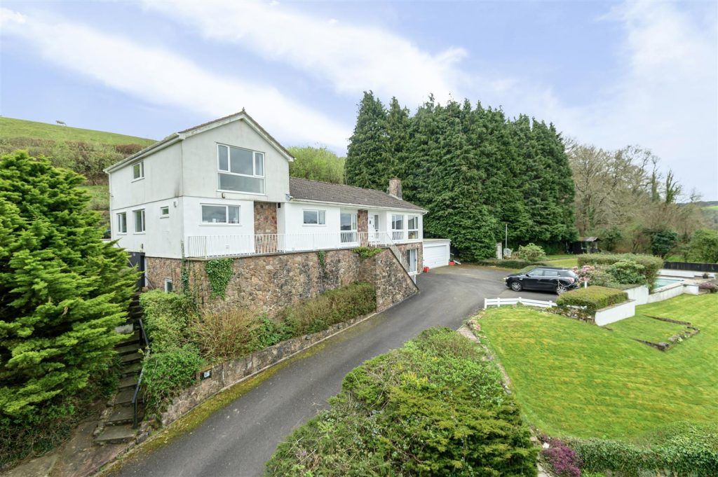 Wiveliscombe  0.75 Acre