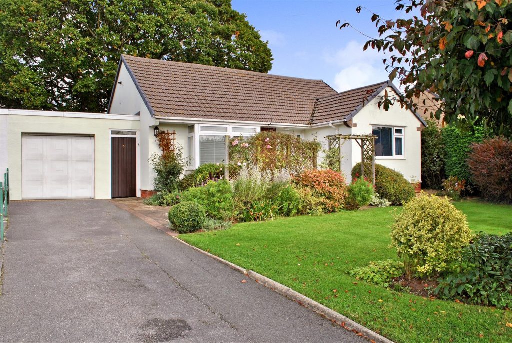 Trull Green Drive, Trull, Taunton