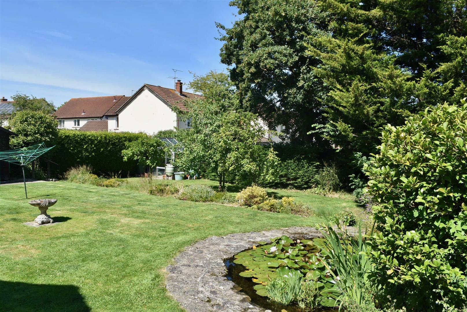 New Road, Trull