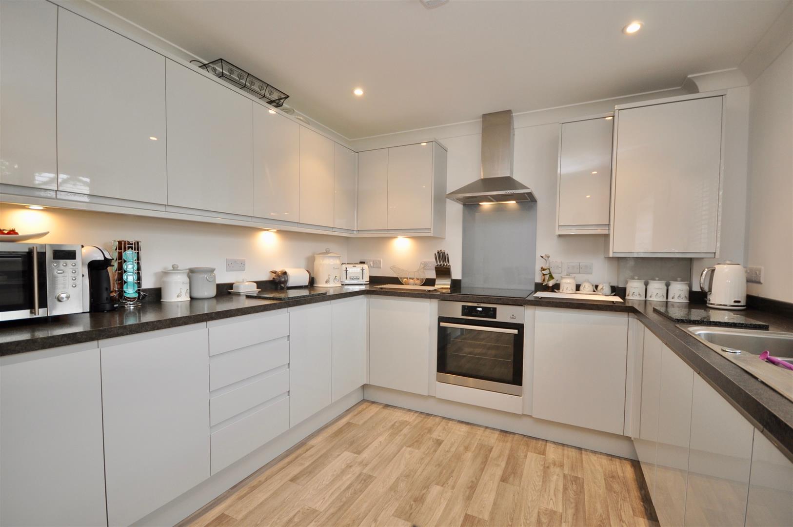 Cabot Court, Off Stanley Close