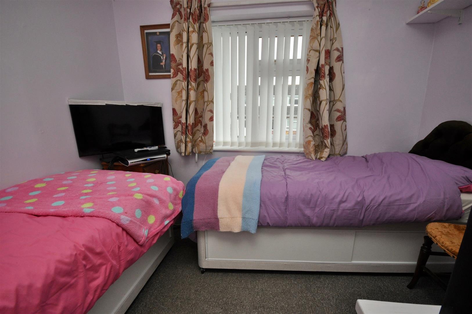 Park Close, Trull
