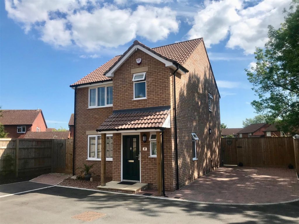 Cabot Court, Off Stanley Close