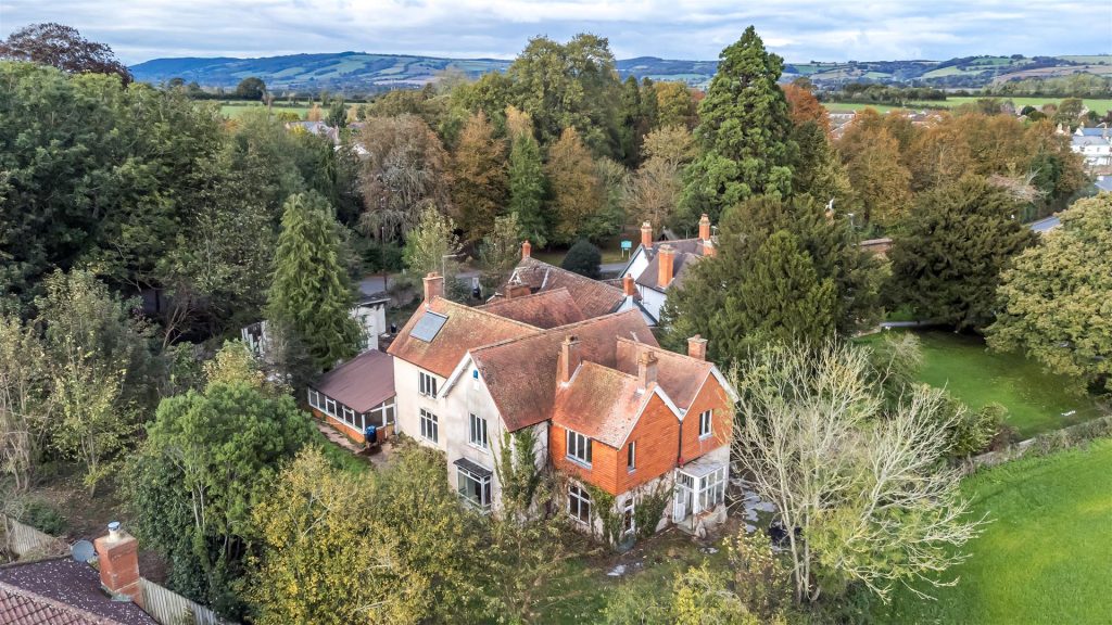Staplegrove  0.5 Acre