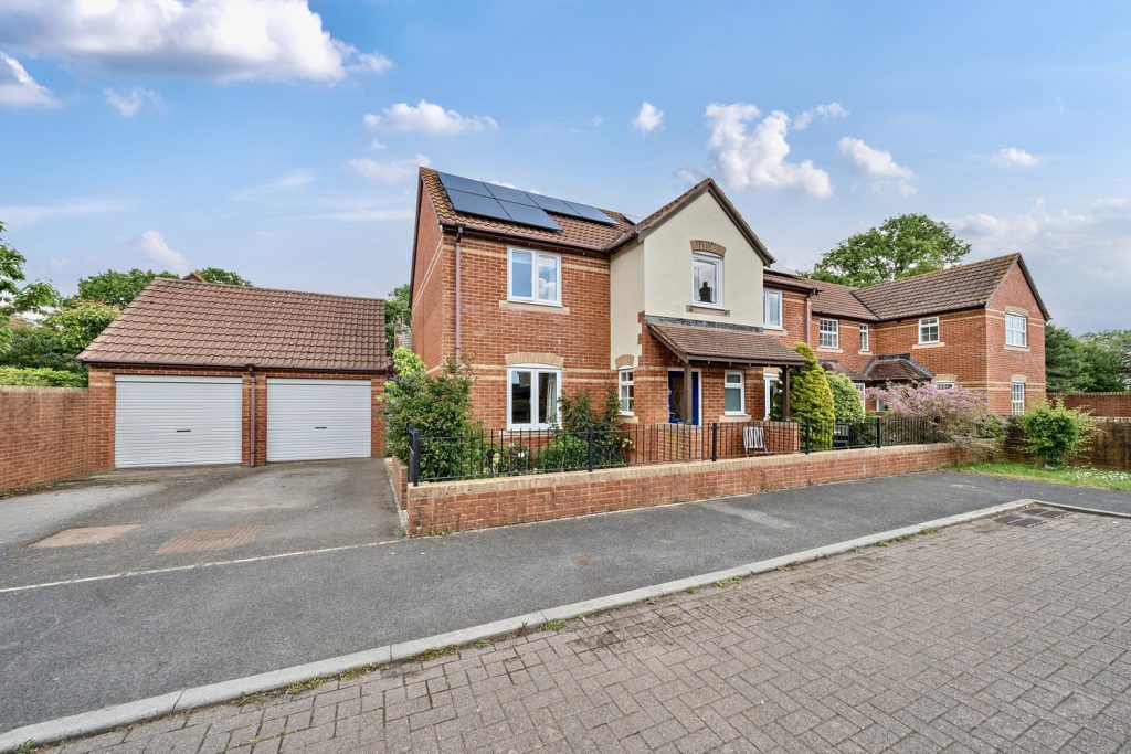 Saxon Close, Oake