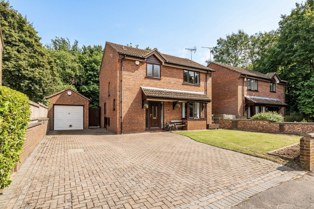 Saffron Close, Taunton
