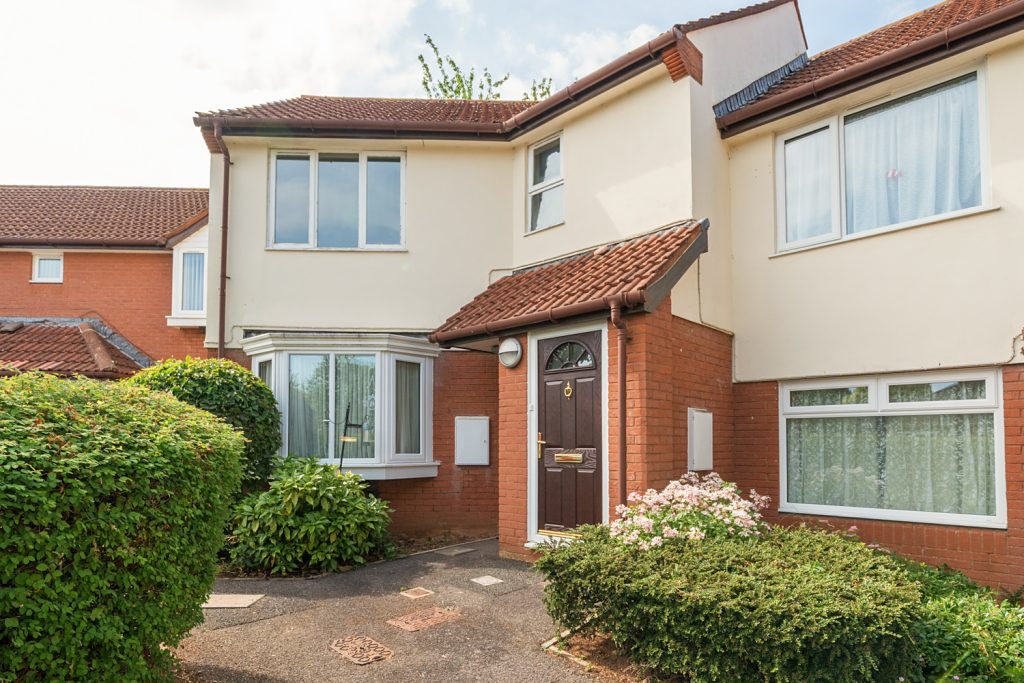Snowberry Court, Warwick Gardens