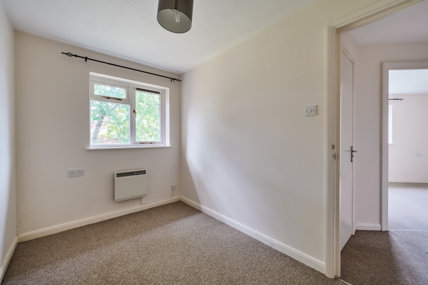 Snowberry Court, Warwick Gardens