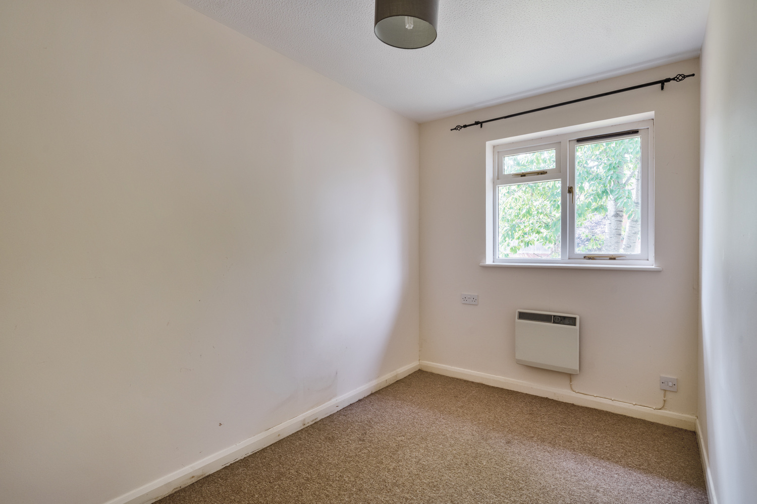 Snowberry Court, Warwick Gardens
