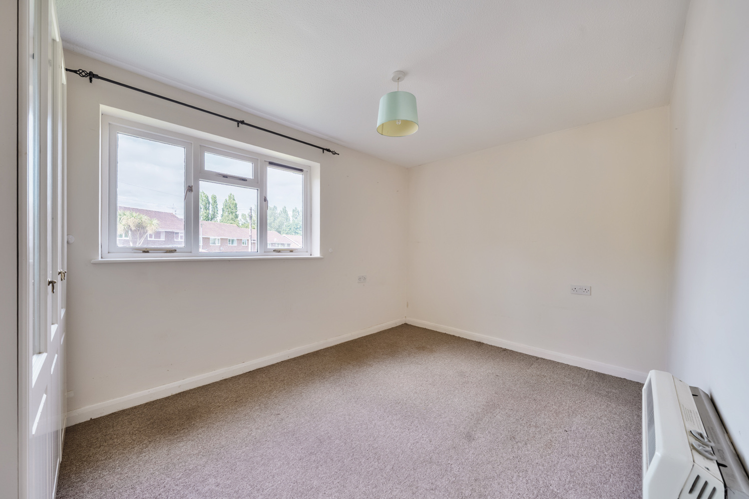 Snowberry Court, Warwick Gardens