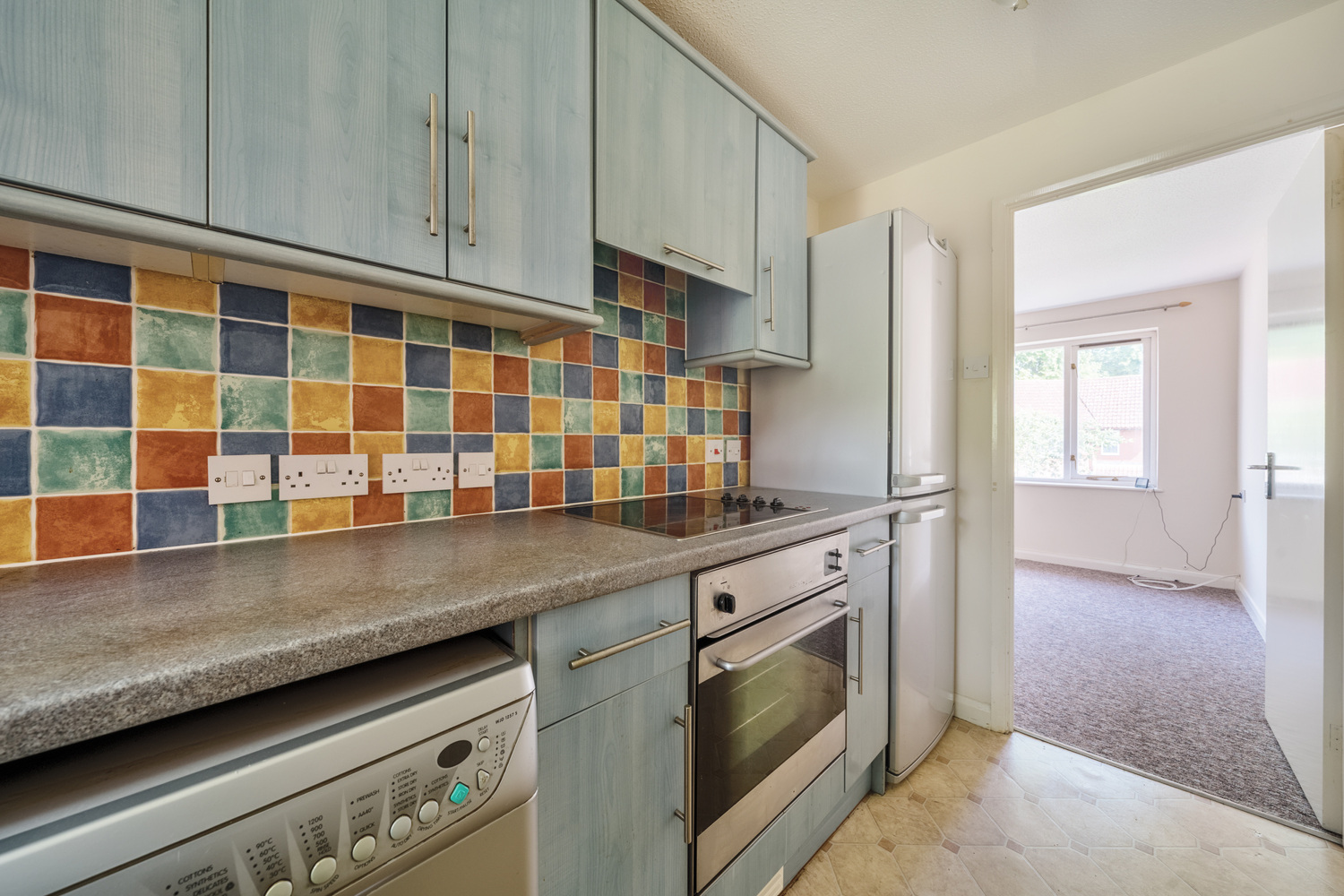 Snowberry Court, Warwick Gardens