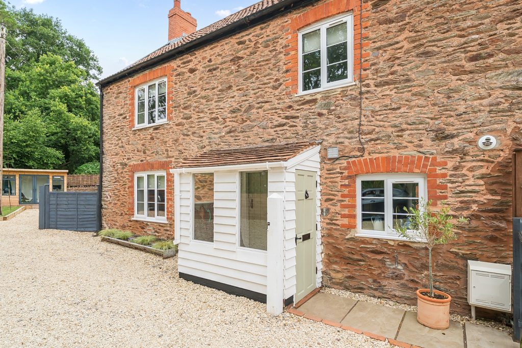 Lees Cottages, Priorswood Road