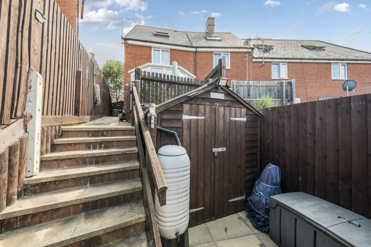 Rogers Walk, Cotford St. Luke