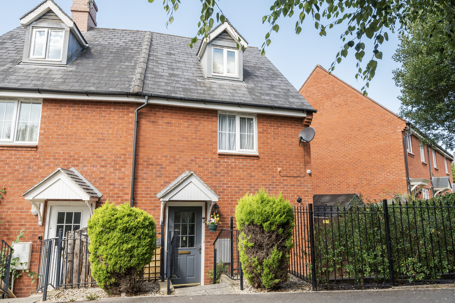 Rogers Walk, Cotford St. Luke