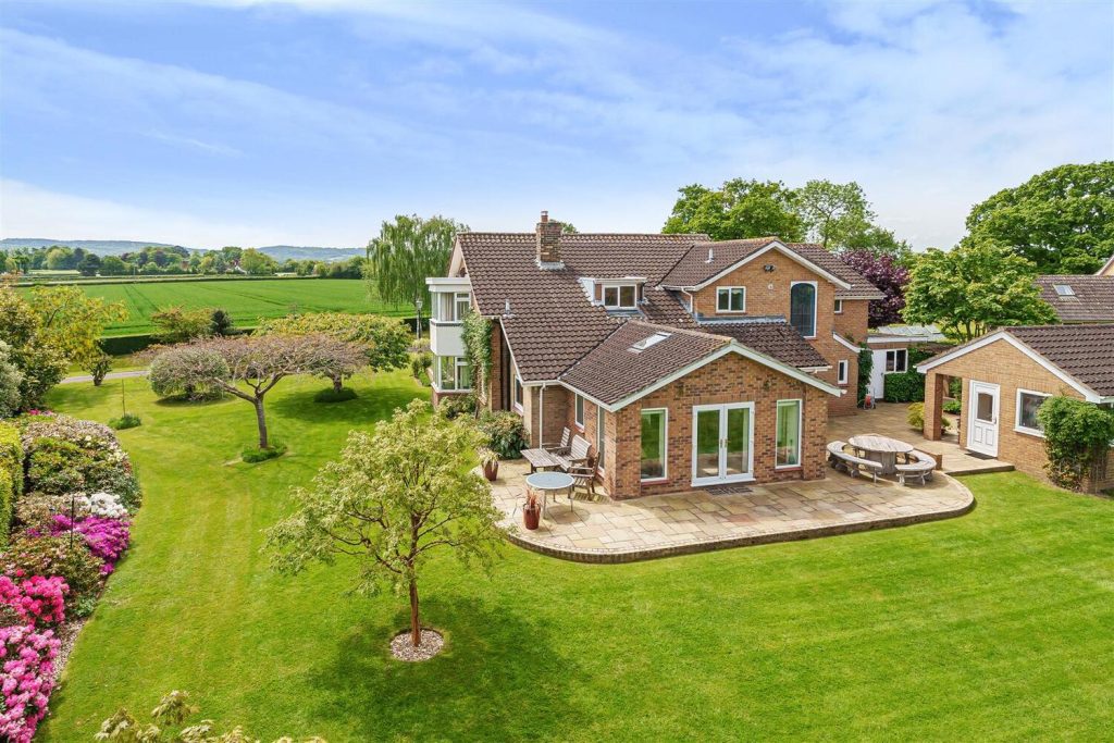 Private Road, Trull 0.6 acre