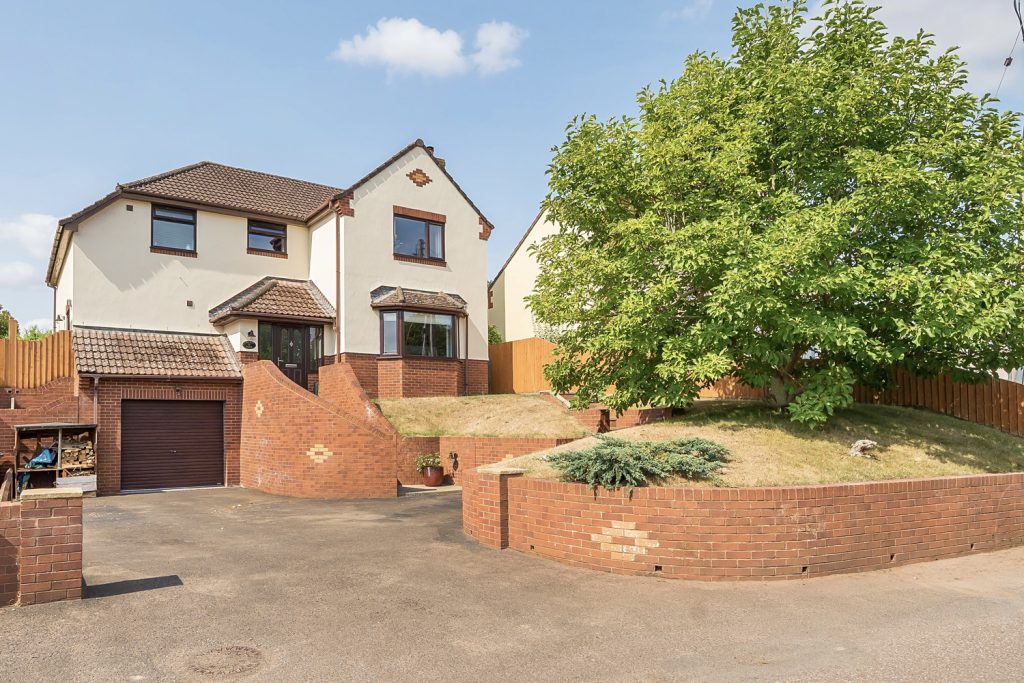 Maunsel Road, North Newton