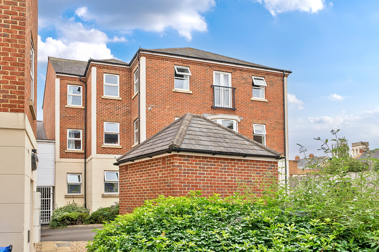 Chaucer Court