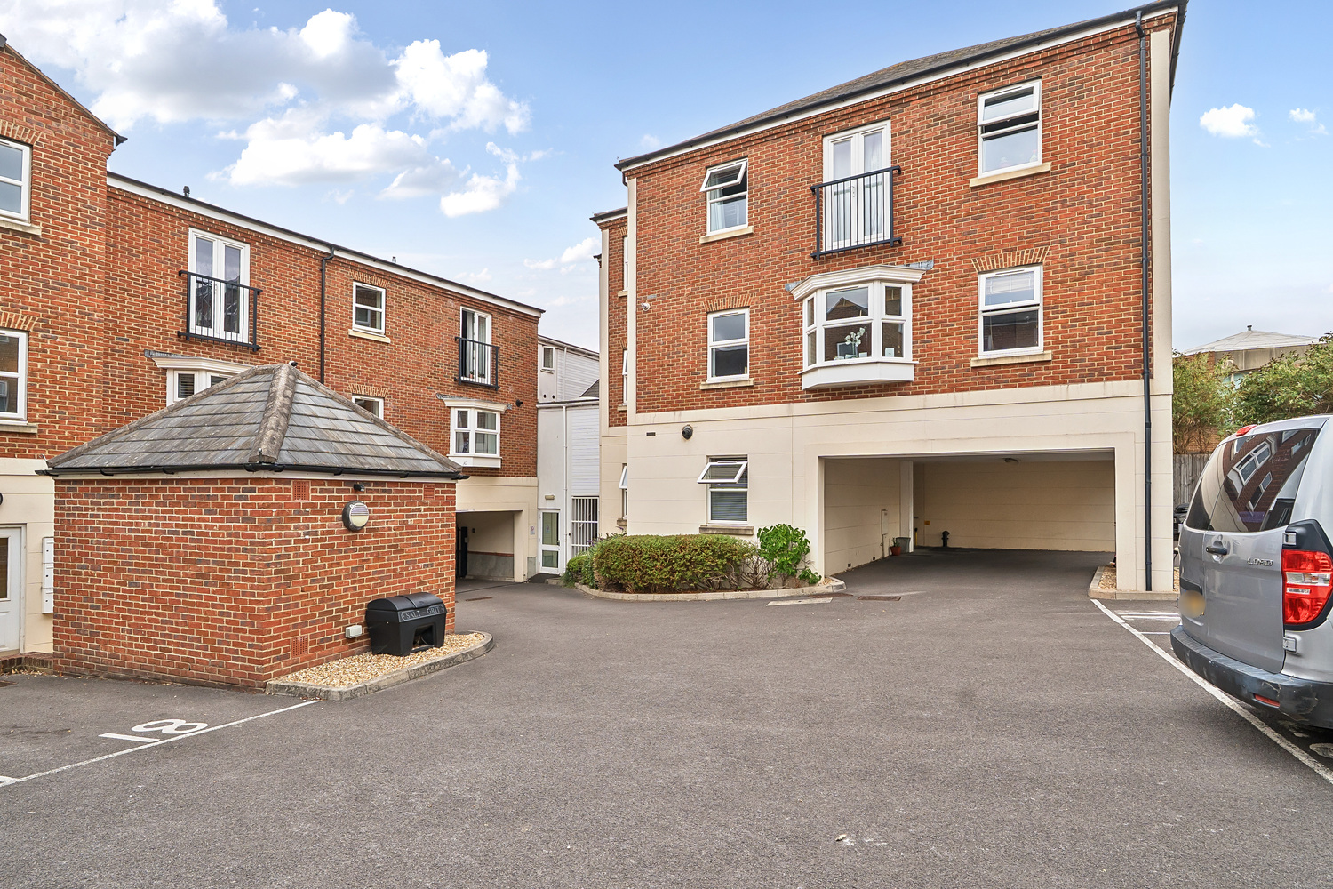 Chaucer Court