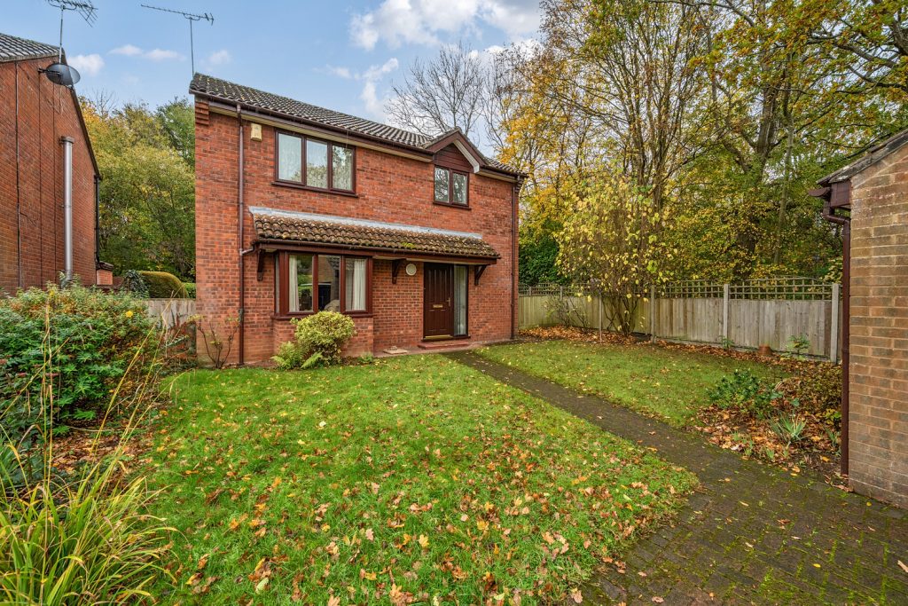 Saffron Close, Taunton