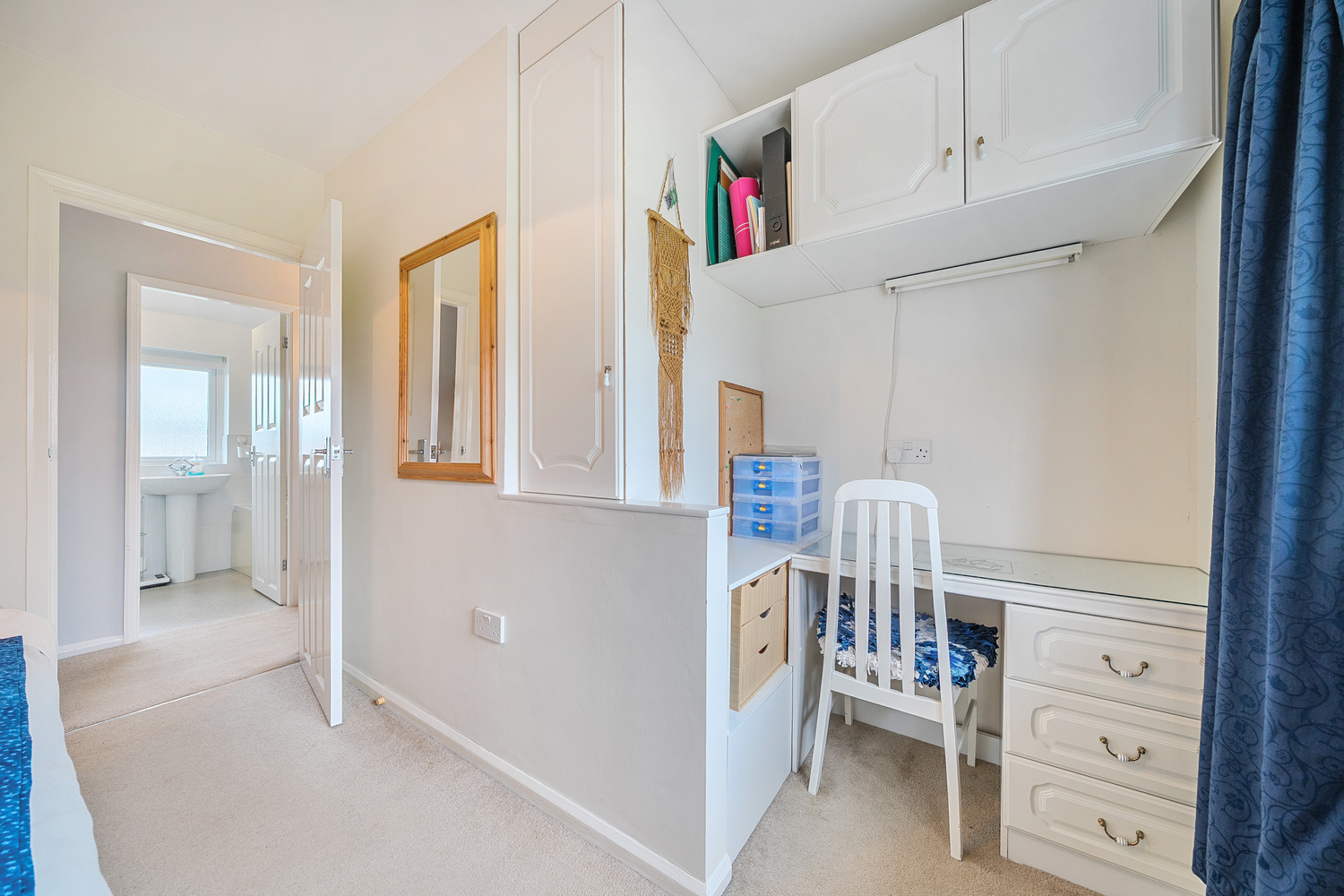 Somerset Avenue, Taunton