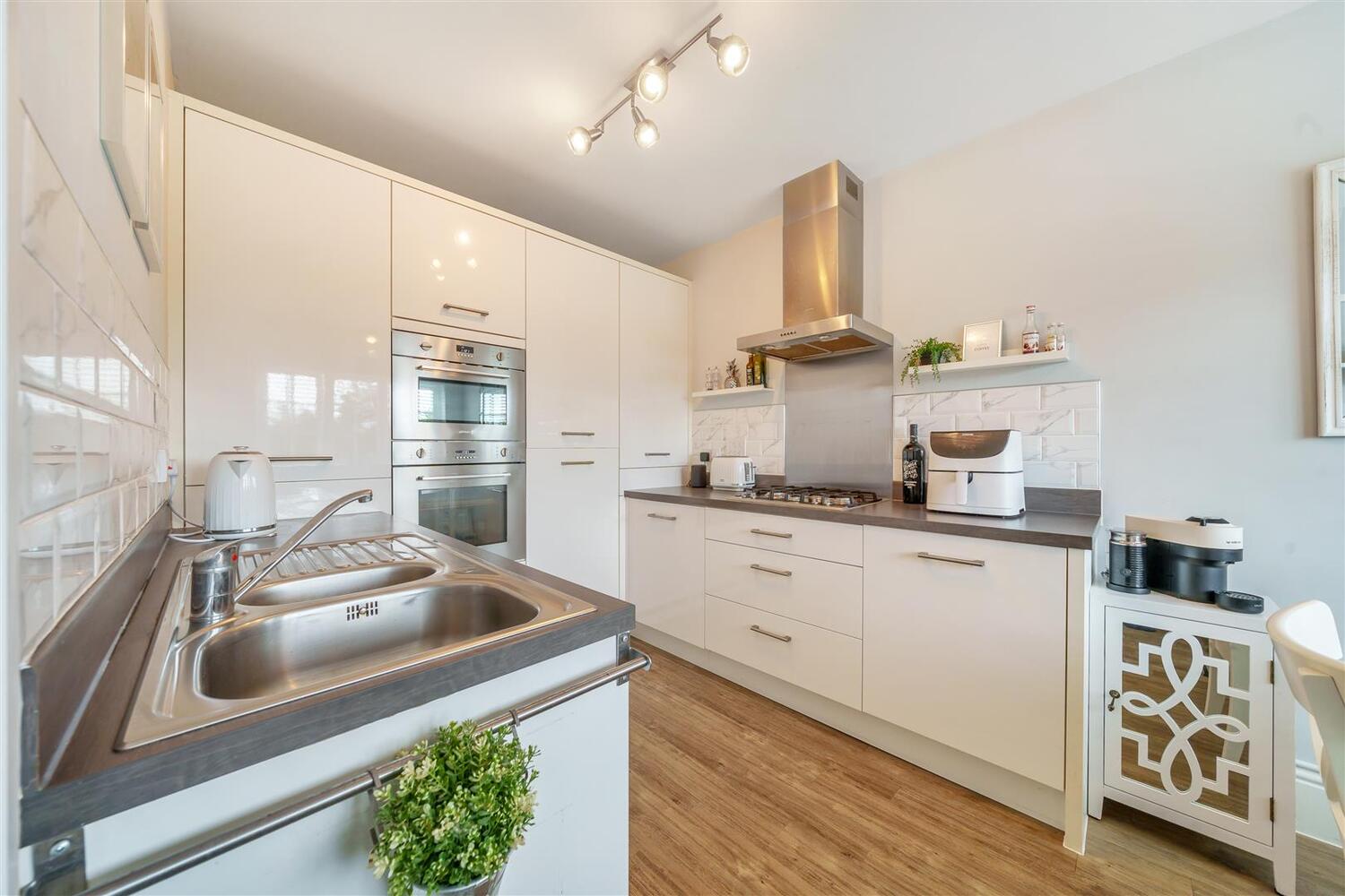 Rossiter Close, Bathpool