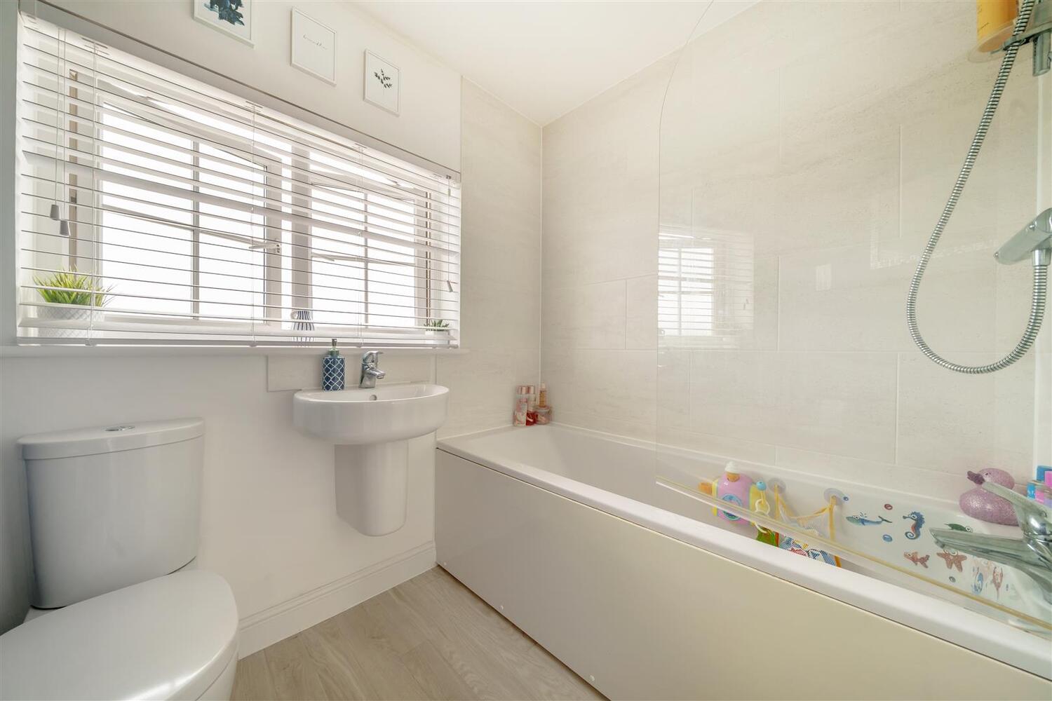 Rossiter Close, Bathpool