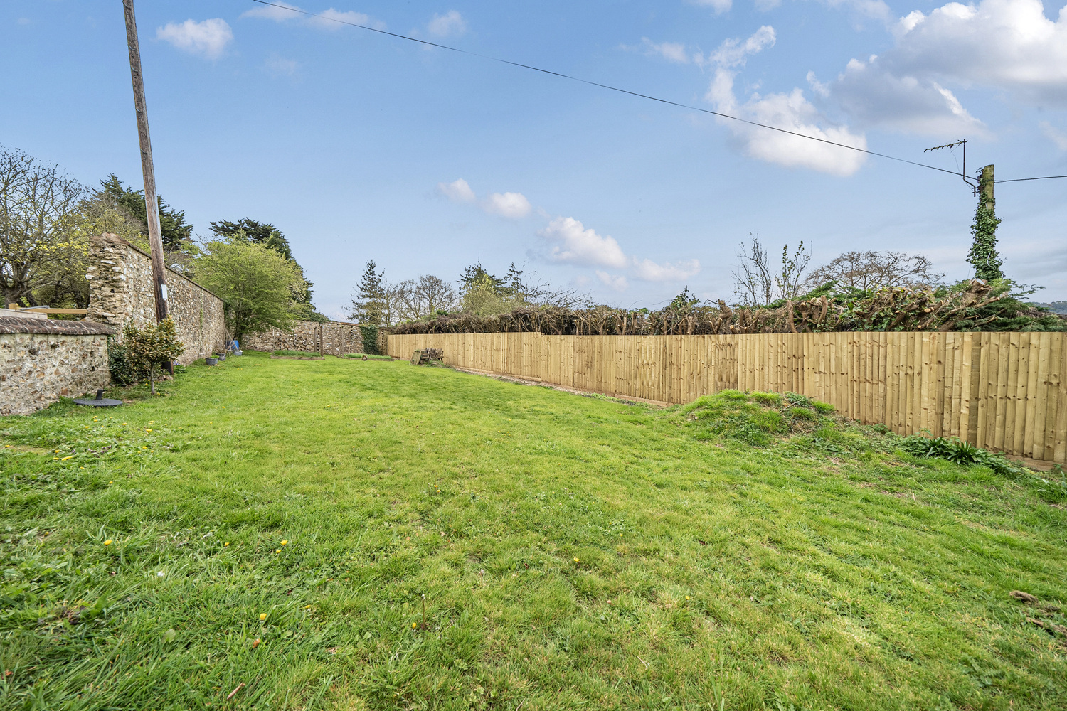 Cutsey, Trull, 1.75 acre