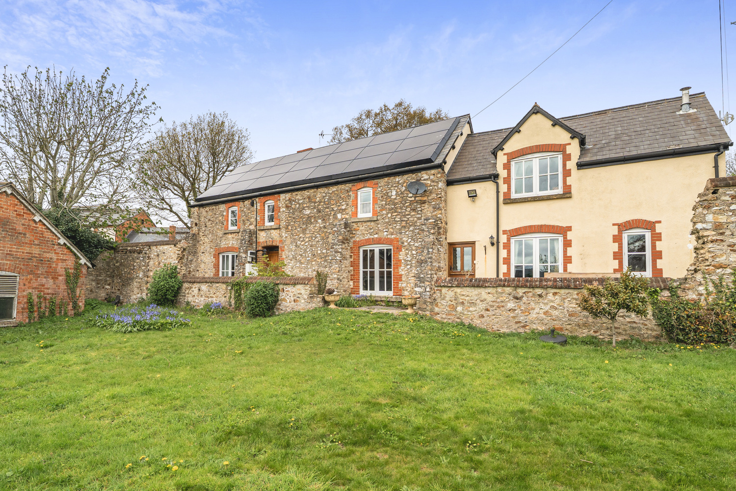 Cutsey, Trull, 1.75 acre