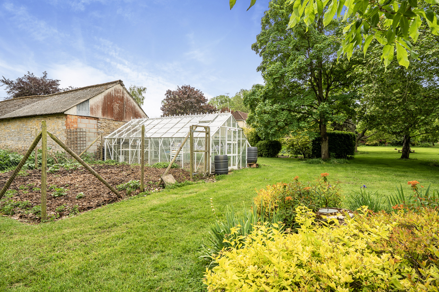Thornfalcon, Taunton, 3.85 Acres