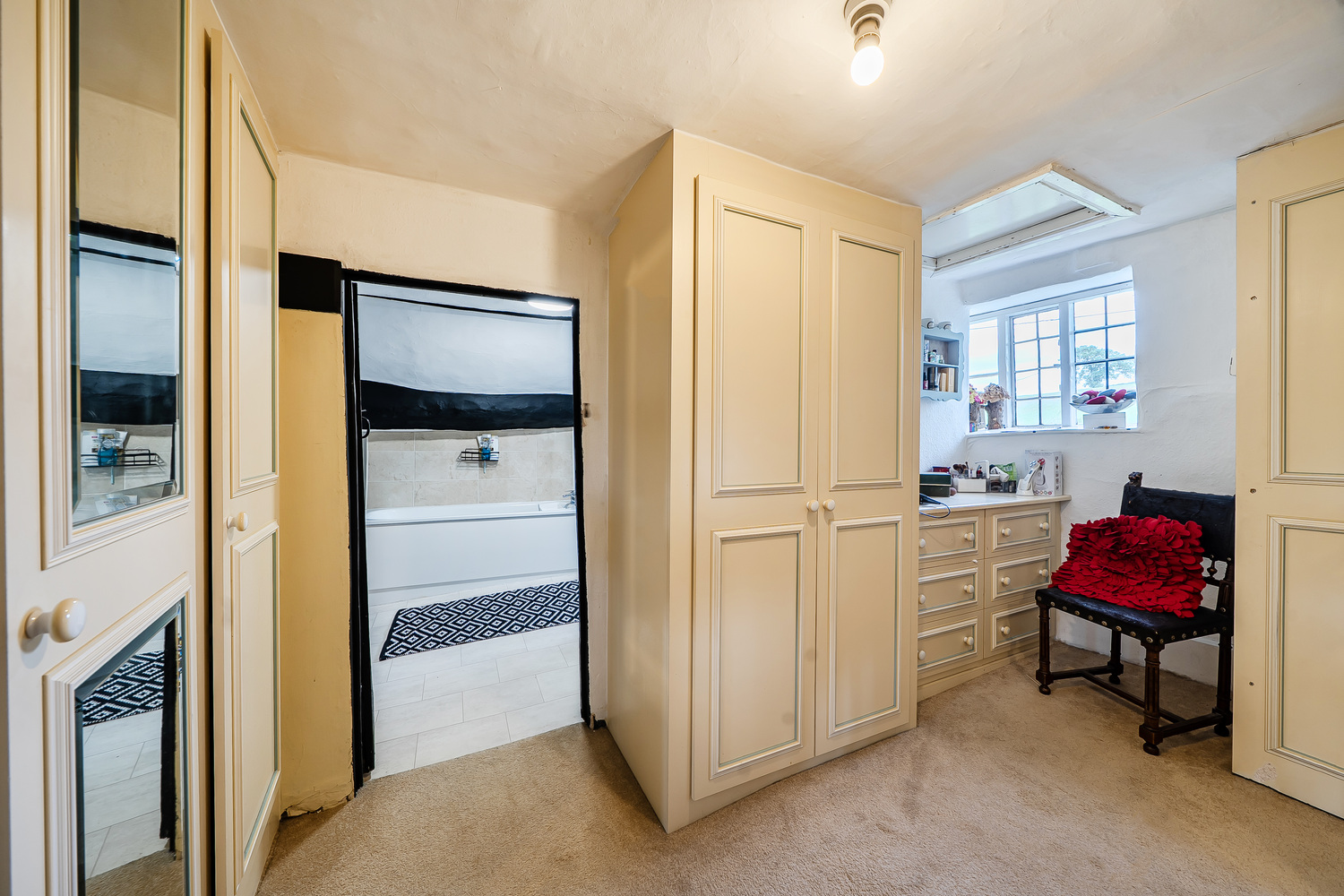 Thornfalcon, Taunton, 3.85 Acres